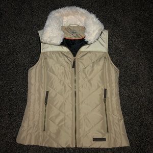 ❄️ G.H Bass & Co Sand color Vest❄️